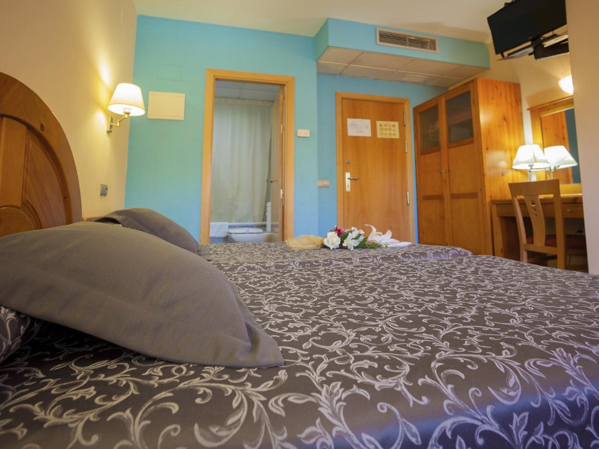 Hotel El Pinche De Oro 2*