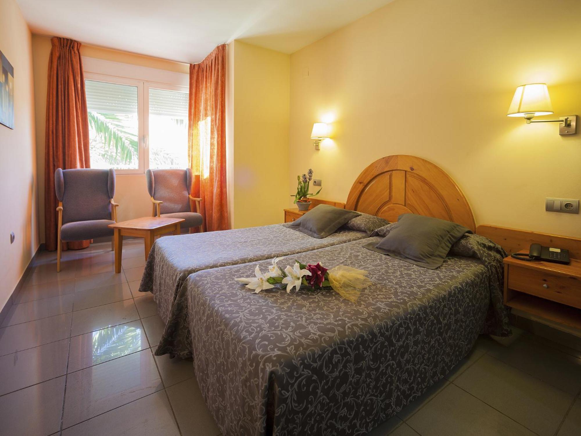 Hotel El Pinche De Oro 2*